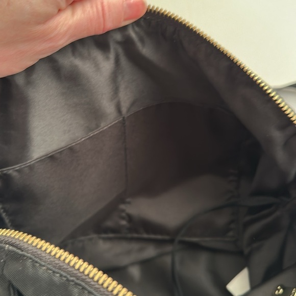 Kipling Dolan black nylon convertible crossbody handbag with patent leather trim - Picture 7 of 13